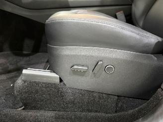 Tesla Model Y Maximum Range / Premium picture 29