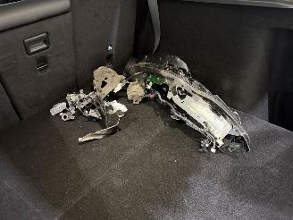 Tesla Model Y Maximum Range / Premium picture 34