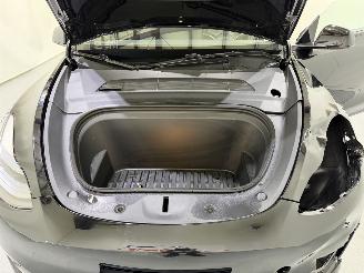 Tesla Model Y Maximum Range / Premium picture 22