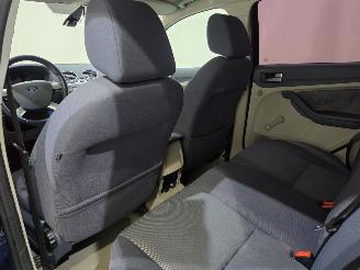 Ford Focus Wagon 1.6-16V Futura Automaat picture 33