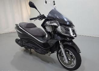 Piaggio X10