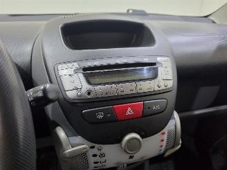 Peugeot 107 1.0-12V XR 3.Drs Bjr.2009 picture 19