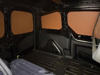 Peugeot Partner 1.6 e-HDI 90 Navteq XT Automaat Navi/Airco picture 34