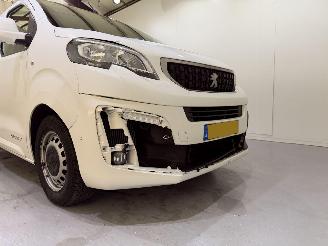 Peugeot Expert DC 2.0 BlueHDI 120 Premium 6-seats picture 40