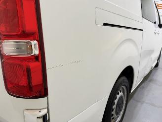 Peugeot Expert DC 2.0 BlueHDI 120 Premium 6-seats picture 36