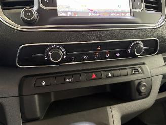 Peugeot Expert DC 2.0 BlueHDI 120 Premium 6-seats picture 39