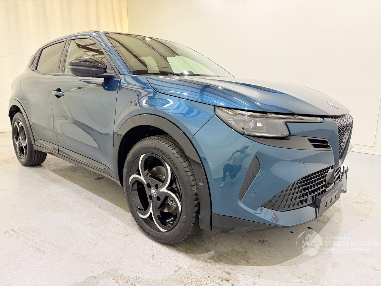 Alfa Romeo Junior Ibrida 1.2 VGT 136/145 MHEV aut