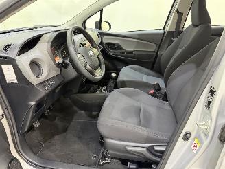 Toyota Yaris HB 1.0 VVt-i Aspiration picture 32