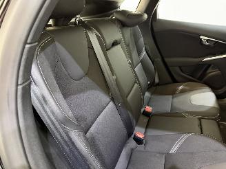 Volvo V-40 1.6 T2 Momentum Navi picture 22