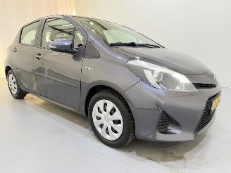 Vaurioauto  passenger cars Toyota Yaris HB 1.5 VVT-i Hybrid Aspiration Clima 2013/4