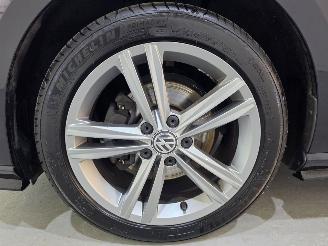 Volkswagen Golf VII 2.0 TDI Highline R-Line 110Kw DSG Bjr.2019 picture 19