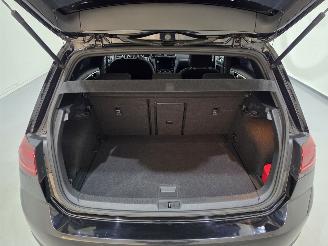 Volkswagen Golf VII 2.0 TDI Highline R-Line 110Kw DSG Bjr.2019 picture 33