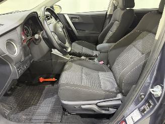 Toyota Auris HB 1.8 Hybrid Lease Pro Pano/Clima picture 7