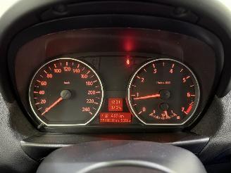 BMW 1-serie HB 118i Executive picture 23