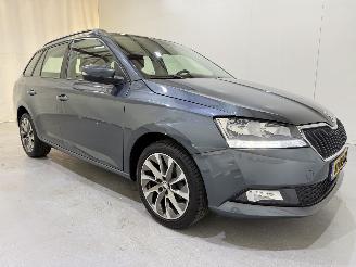 Voiture accidenté Skoda Fabia Combi 1.0 TSI Business Edition 2021/10