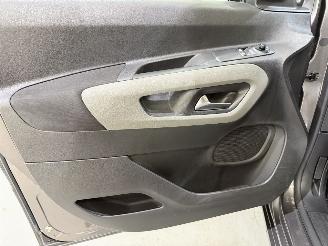 Peugeot Rifter MPV 1.2 PureTech 110 Style picture 29