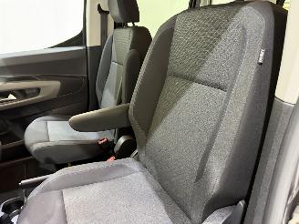 Peugeot Rifter MPV 1.2 PureTech 110 Style picture 14