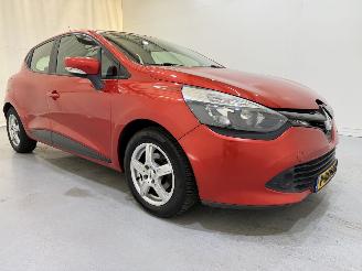 Schadeauto Renault Clio HB 1.216V 75 Collection Airco 2013/4