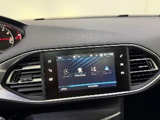 Peugeot 308 HB 1.2 PureTech Allure Pano picture 29