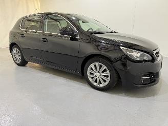 Peugeot 308 HB 1.2 PureTech Allure Pano picture 46