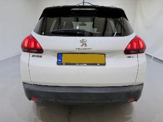 Peugeot 2008 1.2 PureTech 110 Allure picture 5