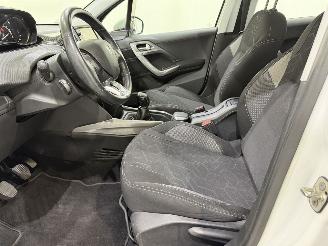 Peugeot 2008 1.2 PureTech 110 Allure picture 18