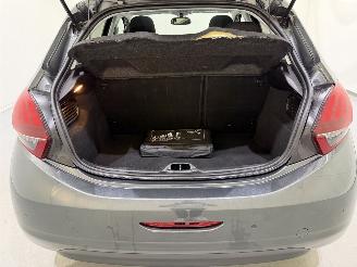 Peugeot 208 HB 1.2 Allure Navi/Clima/Pano picture 34