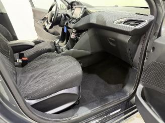 Peugeot 208 HB 1.2 Allure Navi/Clima/Pano picture 13
