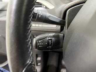Peugeot 208 HB 1.2 Allure Navi/Clima/Pano picture 31