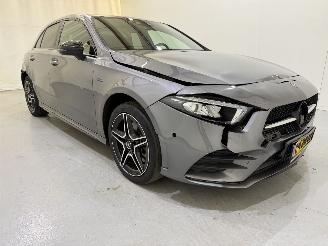 krockskadad bil auto Mercedes A-klasse A 250 e PHEV AMG Line Night Edition 2020/12