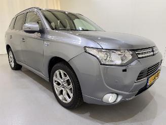 skadebil auto Mitsubishi Outlander 2.0 PHEV Instyle Aut. Navi/Clima 2014/2