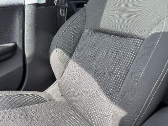 Peugeot 208 HB 1.6 Blue HDI 100 Premium picture 37