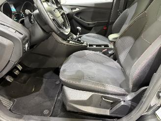 Ford Focus Wagon ST-Line 140 EcoBoost picture 22