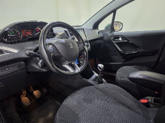 Peugeot 208 1.2 PureTech Allure 5Drs 81Kw Bjr.2019 picture 12
