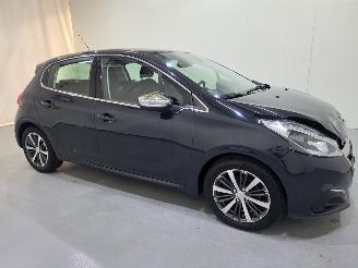 Peugeot 208 1.2 PureTech Allure 5Drs 81Kw Bjr.2019 picture 25