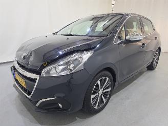 Peugeot 208 1.2 PureTech Allure 5Drs 81Kw Bjr.2019 picture 3