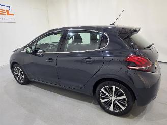 Peugeot 208 1.2 PureTech Allure 5Drs 81Kw Bjr.2019 picture 21