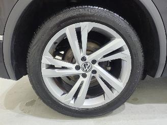 Volkswagen Tiguan R-Line 1.5 TSI DSG Pano Navi Memory-Seats picture 34