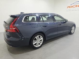 Volvo V-60 2.0 B4 Business Pro MHEV 145Kw picture 25