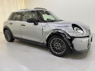 Mini Cooper 5-Drs 1.5 C Classic Aut7 picture 29