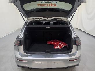Volkswagen Golf VIII 1.5 eTSI R/Line Pano DSG MHEV 110kw picture 18