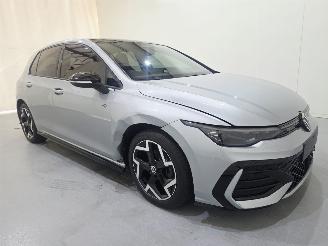 Schadeauto Volkswagen Golf VIII 1.5 eTSI R/Line Pano DSG MHEV 110kw 2026/5