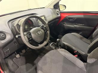 Toyota Aygo 1.0 VVT-i X-Fun 5 Drs Airco NAP picture 4