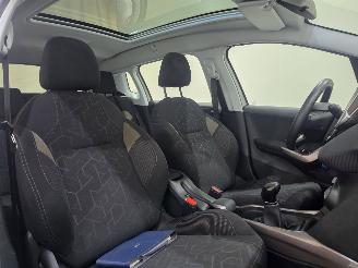 Peugeot 2008 1.2 PureTech Blue Lion AC Navi Panoramadak picture 13