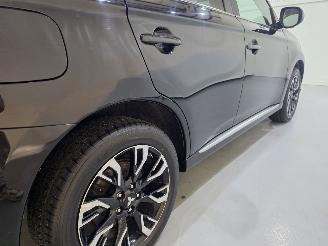 Mitsubishi Outlander 2.0 PHEV Instyle+ 4WD149Kw Bjr.2018 picture 13