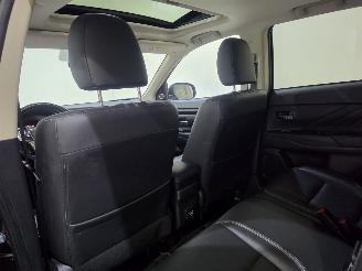 Mitsubishi Outlander 2.0 PHEV Instyle+ 4WD149Kw Bjr.2018 picture 34