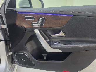 Mercedes A-klasse 200 Launch Edition Premium Plus AMG Line bjr.2018 picture 26