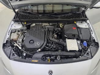 Mercedes A-klasse 200 Launch Edition Premium Plus AMG Line bjr.2018 picture 23