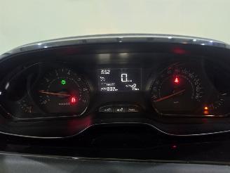 Peugeot 208 HB 1.0 VTi Access AC 5.DRS picture 19