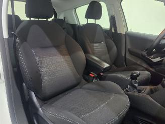 Peugeot 208 HB 1.0 VTi Access AC 5.DRS picture 31